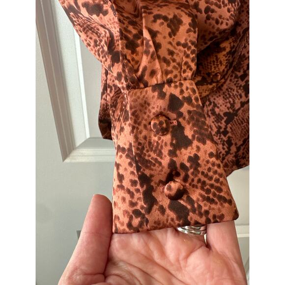 Cinq à Sept NWT 100% Silk Python Print Isha Blouse in Rosewood Size M - Picture 6 of 9